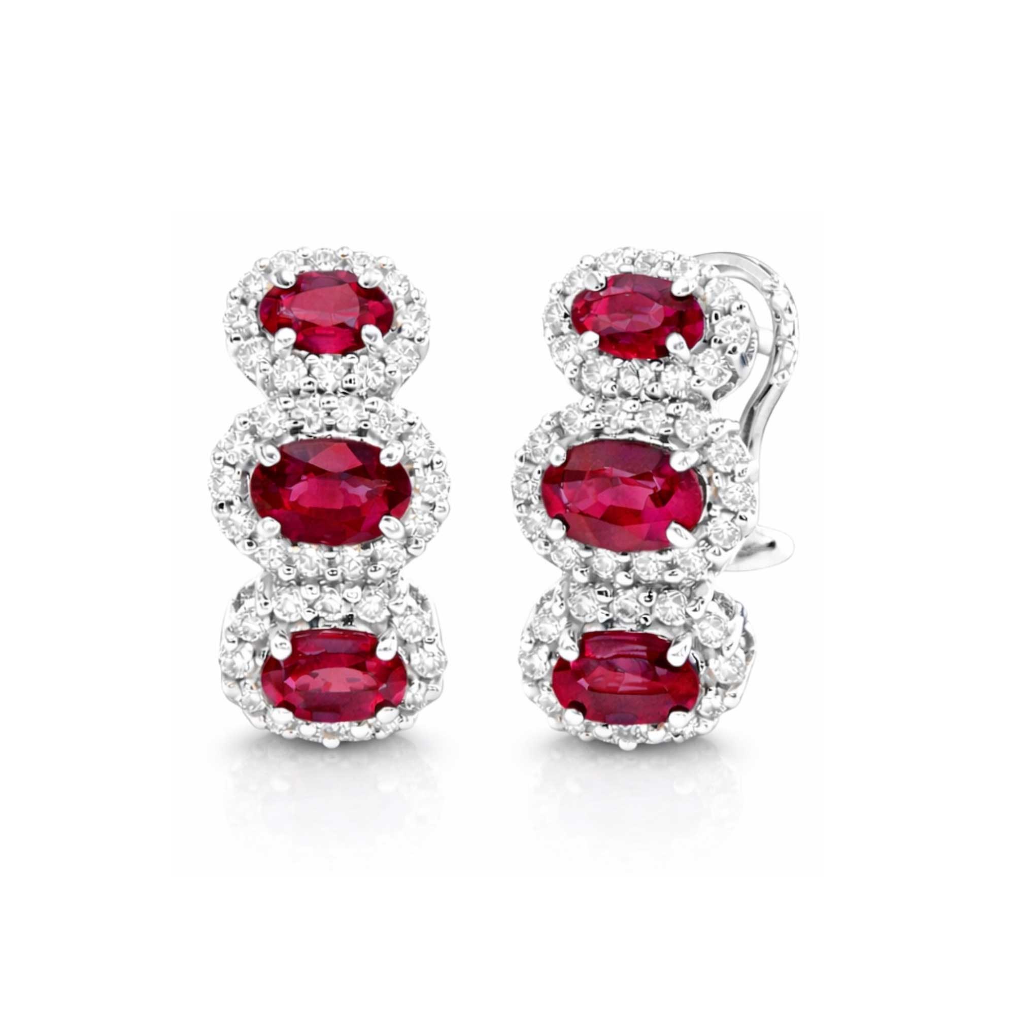 Orecchini in oro bianco con brillanti e rubini birmani