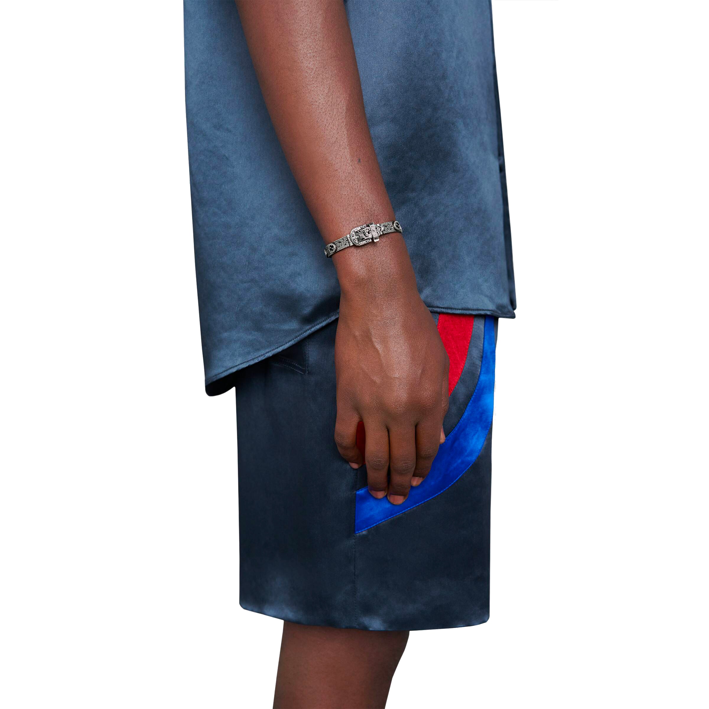 600137_J8400_0811_008_100_0000_Light Bracciale Gucci Garden in argento brunito