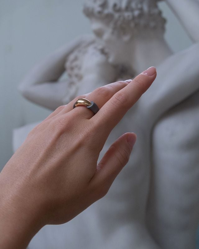 VHERNIER ANELLO ORO ROSA E TITANIO CALLA - immagine 3