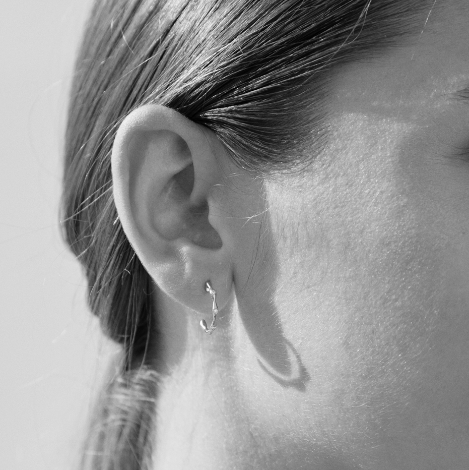 Le Carrè Orecchini Bamboo in oro bianco e diamanti - immagine 2