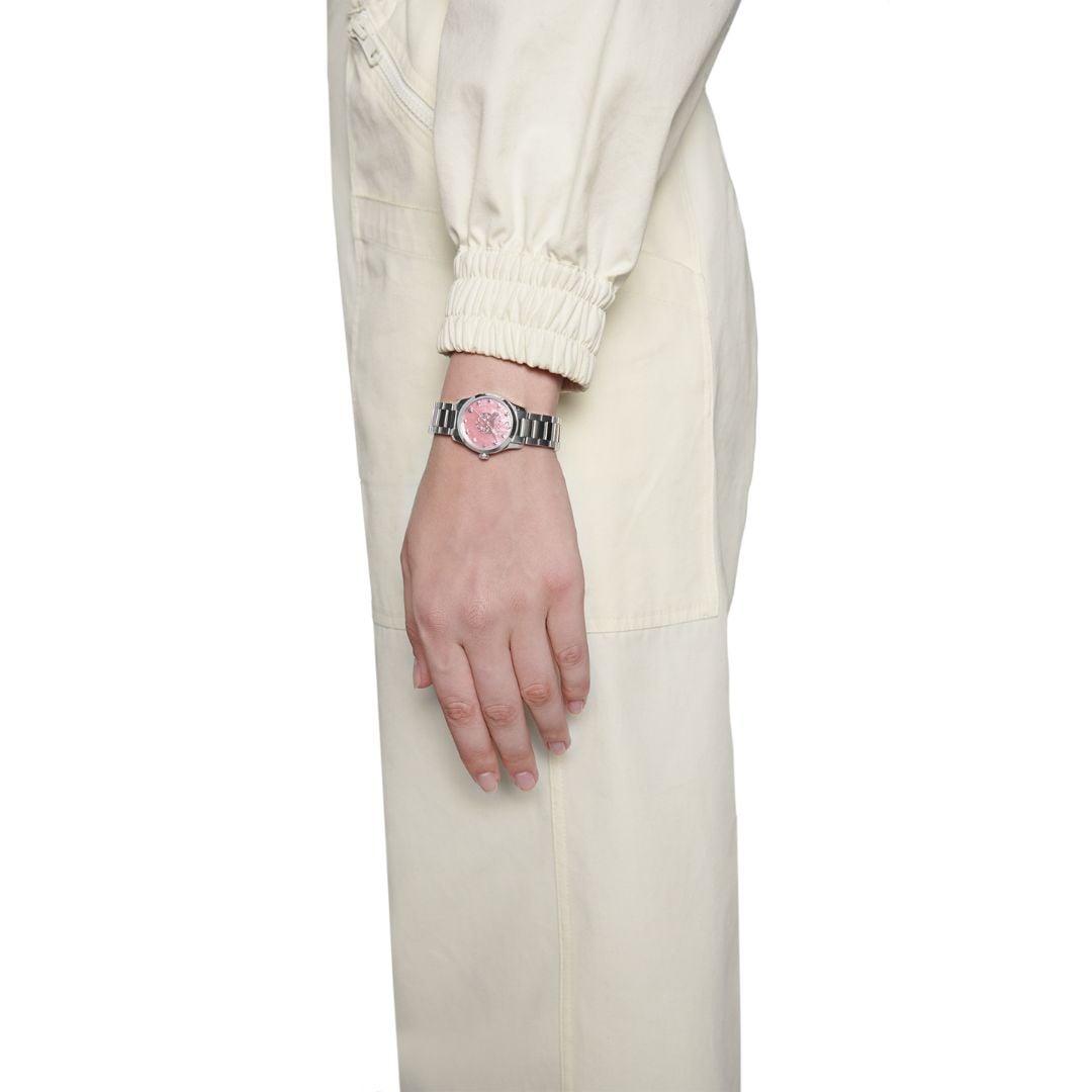 Orologio Gucci G-Timeless 27mm quadrante madreperla rosa con motivo testa di felino - immagine 2