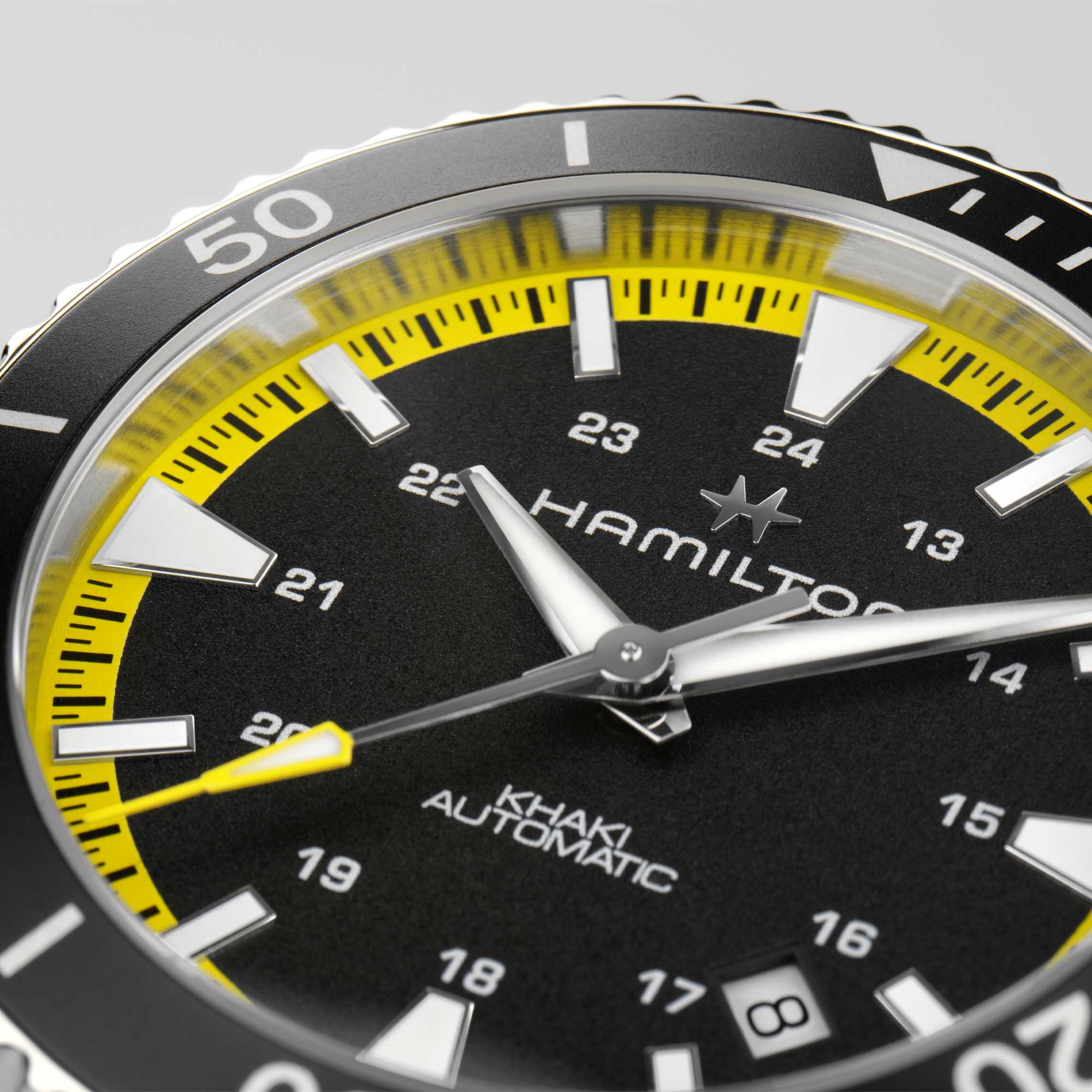 KHAKI NAVY SCUBA AUTO acid yellow rubber strap and contrasting black dial 40 MM - Image 5