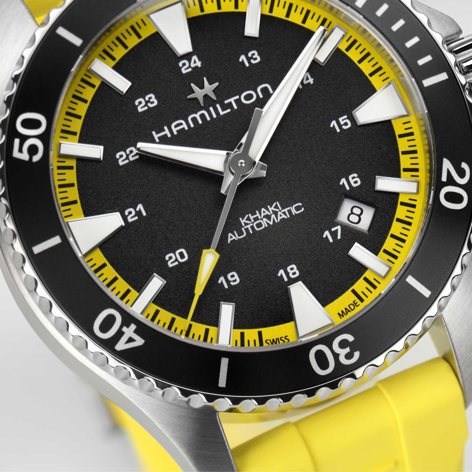 KHAKI NAVY SCUBA AUTO acid yellow rubber strap and contrasting black dial 40 MM - Image 4