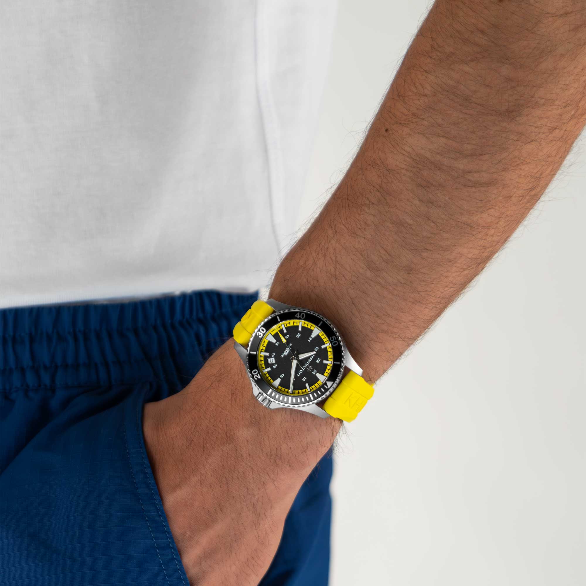 KHAKI NAVY SCUBA AUTO acid yellow rubber strap and contrasting black dial 40 MM - Image 6