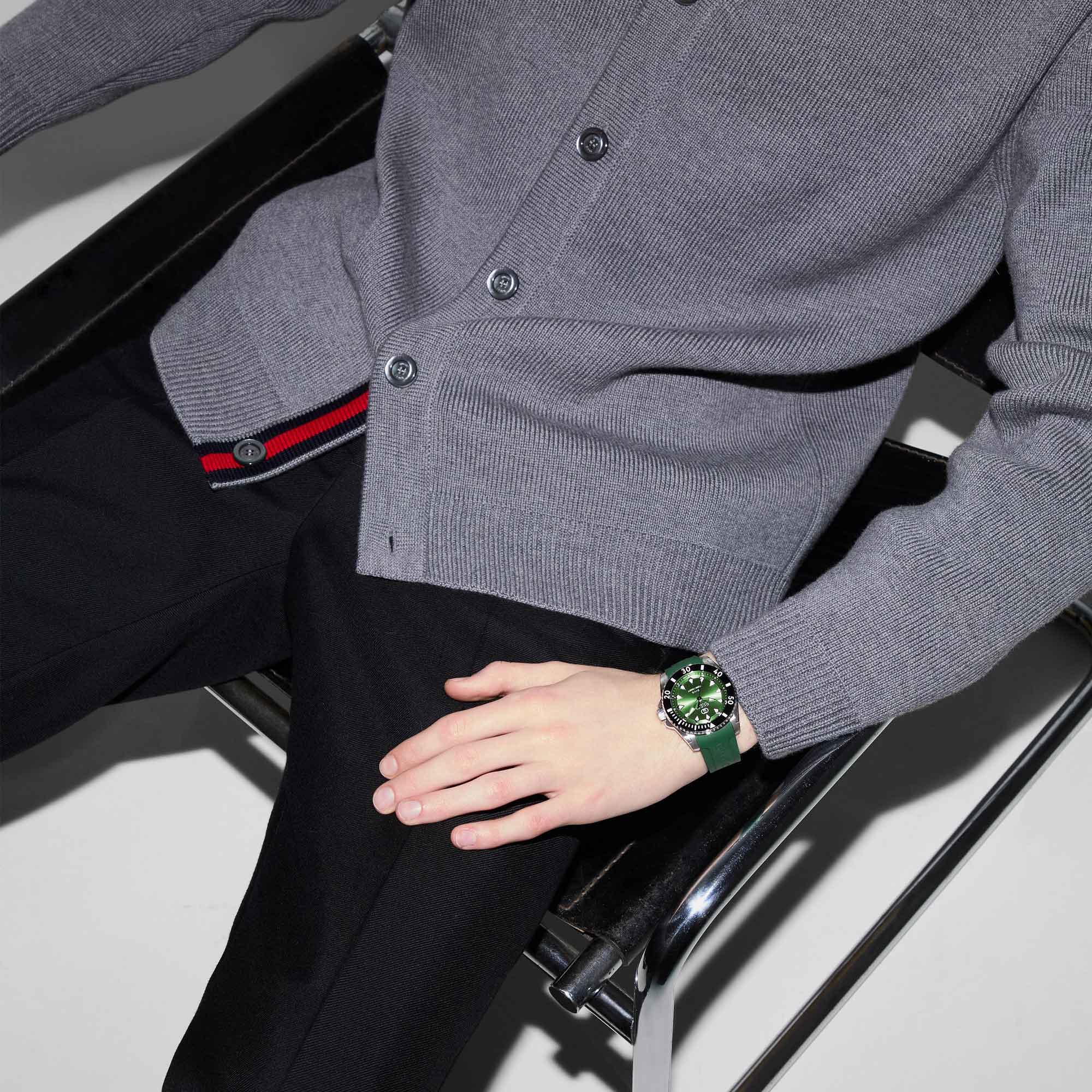 GUCCI DIVE WATCH green dial AND rubber bracelet 40MM - Image 4