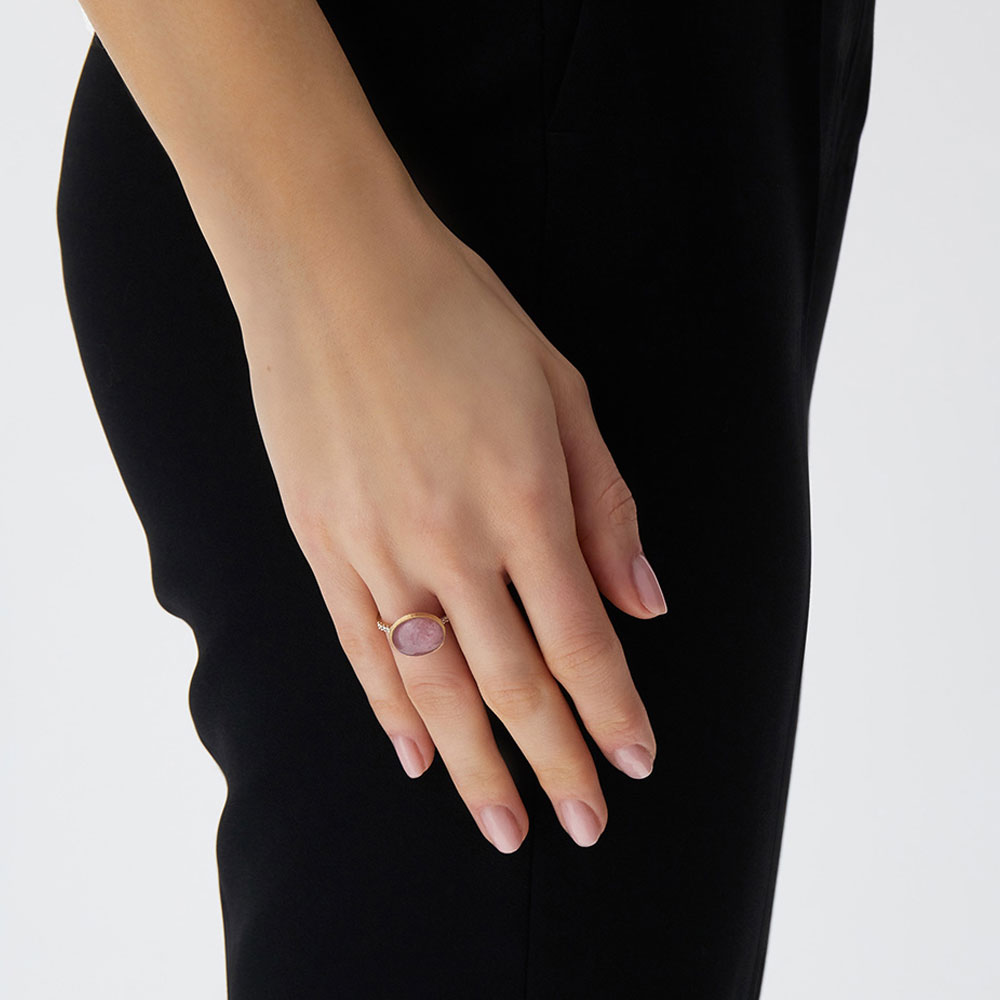 ANELLO BOULES MEDIO ROSOLIO IN ORO GIALLO DIAMANTI CRISTALLO DI ROCCA QUARZO FRAGOLA E MADREPERLA - immagine 3