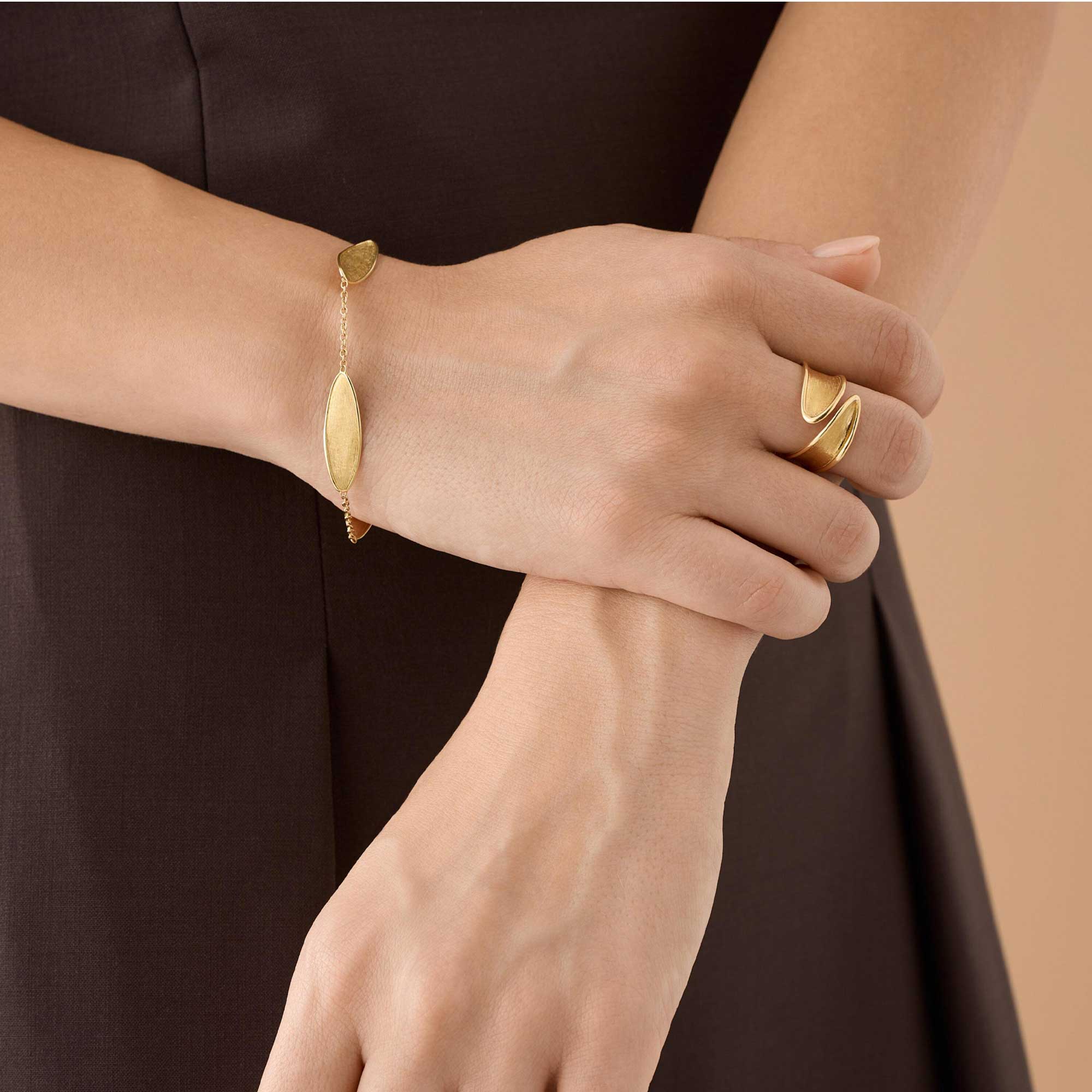 LUNARIA Bracciale foglie d’oro ritorte - immagine 2