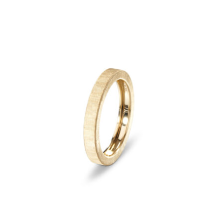 Classic yellow gold wedding ring