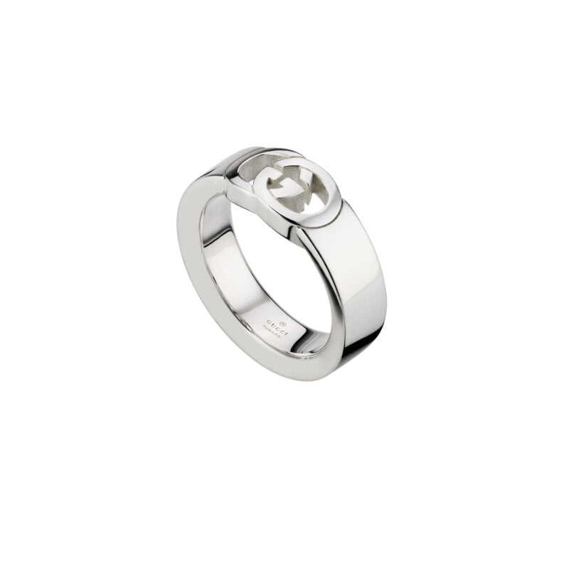 Anello in argento sterling presenta un dettaglio Incrocio GG cut-out.